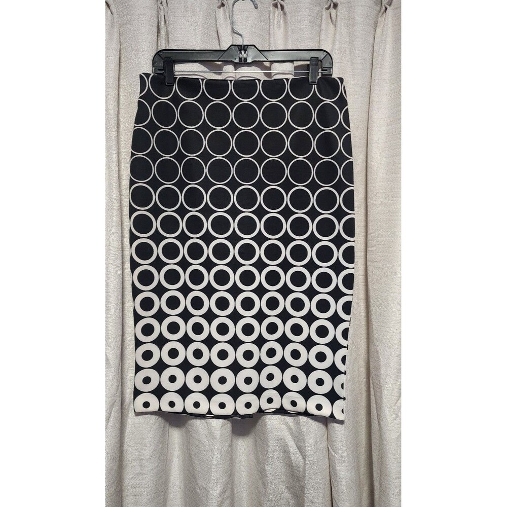 Womens size 10 geometric print pencil skirt featuring a black and white circles